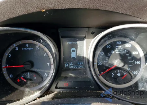 2015 Hyundai Santa Fe Sport z USA, uszkodzony, nr VIN 5XYZUDLB0FG267996